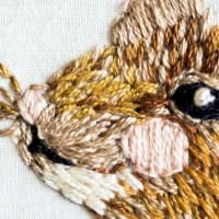 "Seamster Mouse" – Freehand Embroidery, Nostalgia & Everyday Magic
